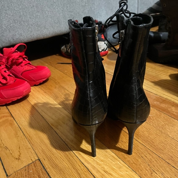 Booties, size 6, great condition. - Picture 3 of 3